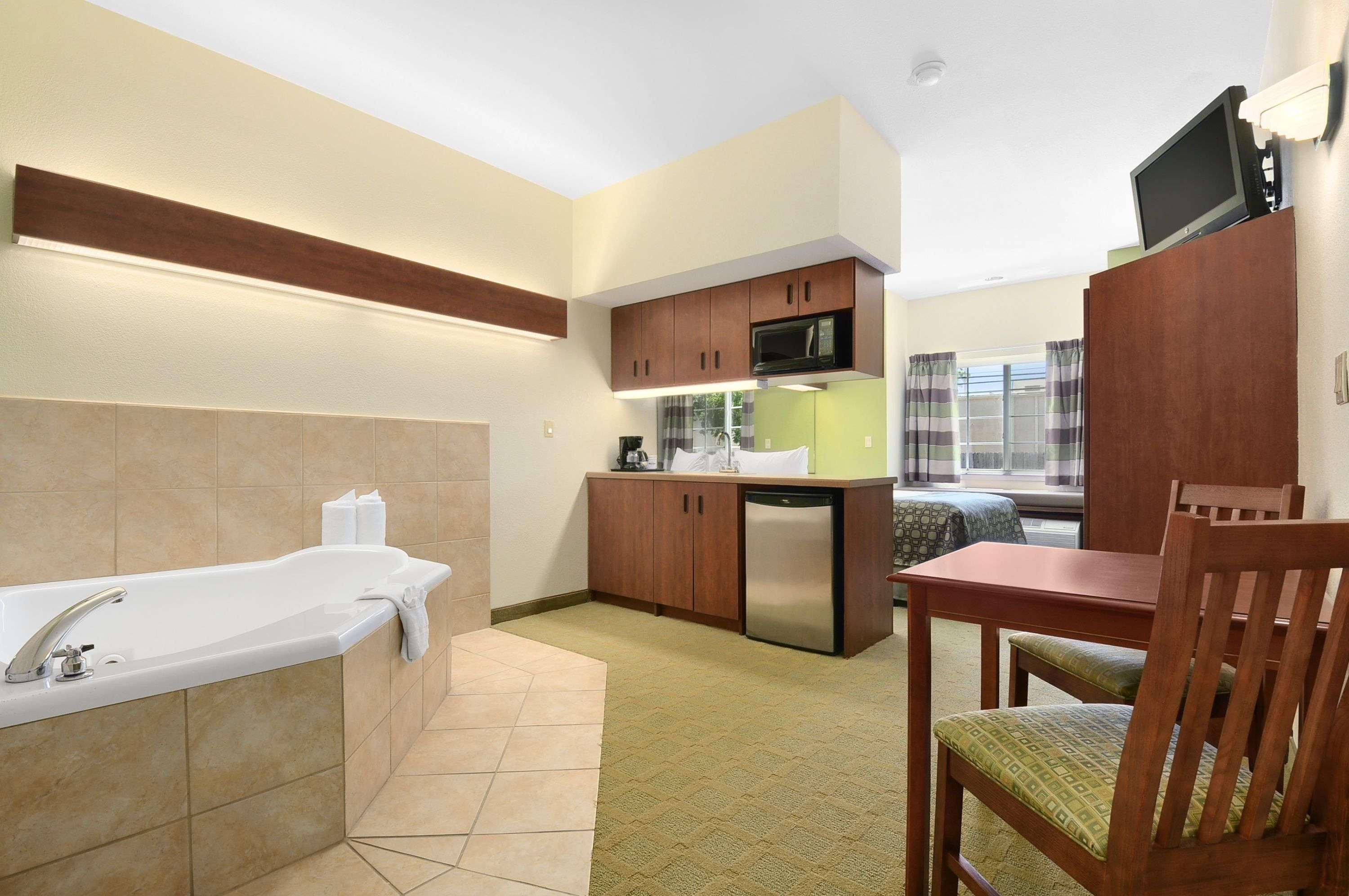 מלון Super 8 By Wyndham San Antonio Airport North מראה חיצוני תמונה