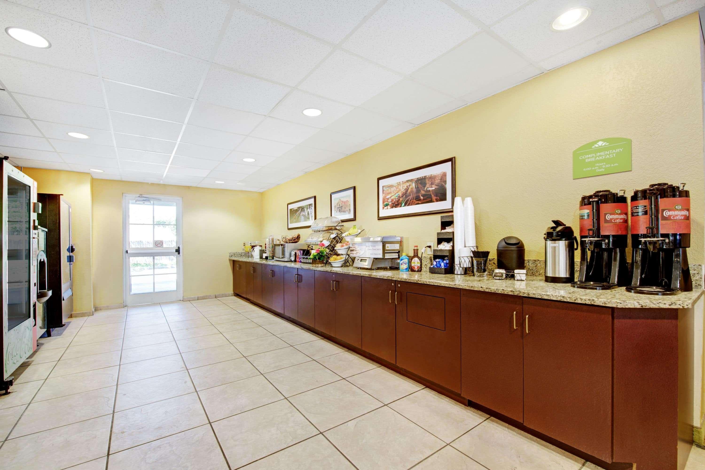 מלון Super 8 By Wyndham San Antonio Airport North מראה חיצוני תמונה